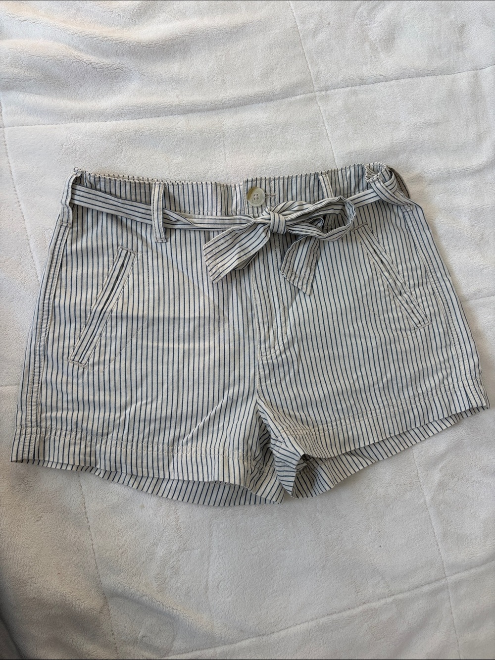 Women’s American Eagle Tie Front Shorts
